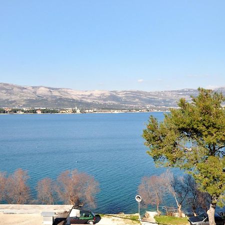 Apartments By The Sea Arbanija, Ciovo - 1085 Трогир Экстерьер фото