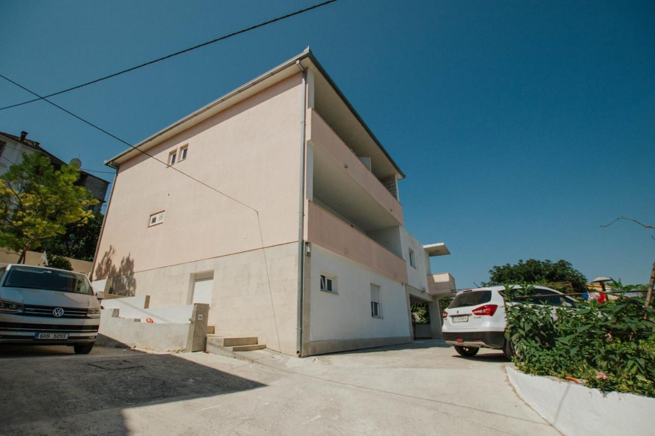 Apartments By The Sea Arbanija, Ciovo - 1085 Трогир Экстерьер фото