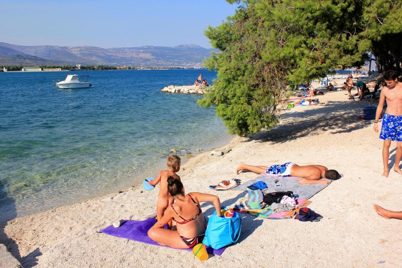 Apartments By The Sea Arbanija, Ciovo - 1085 Трогир Экстерьер фото