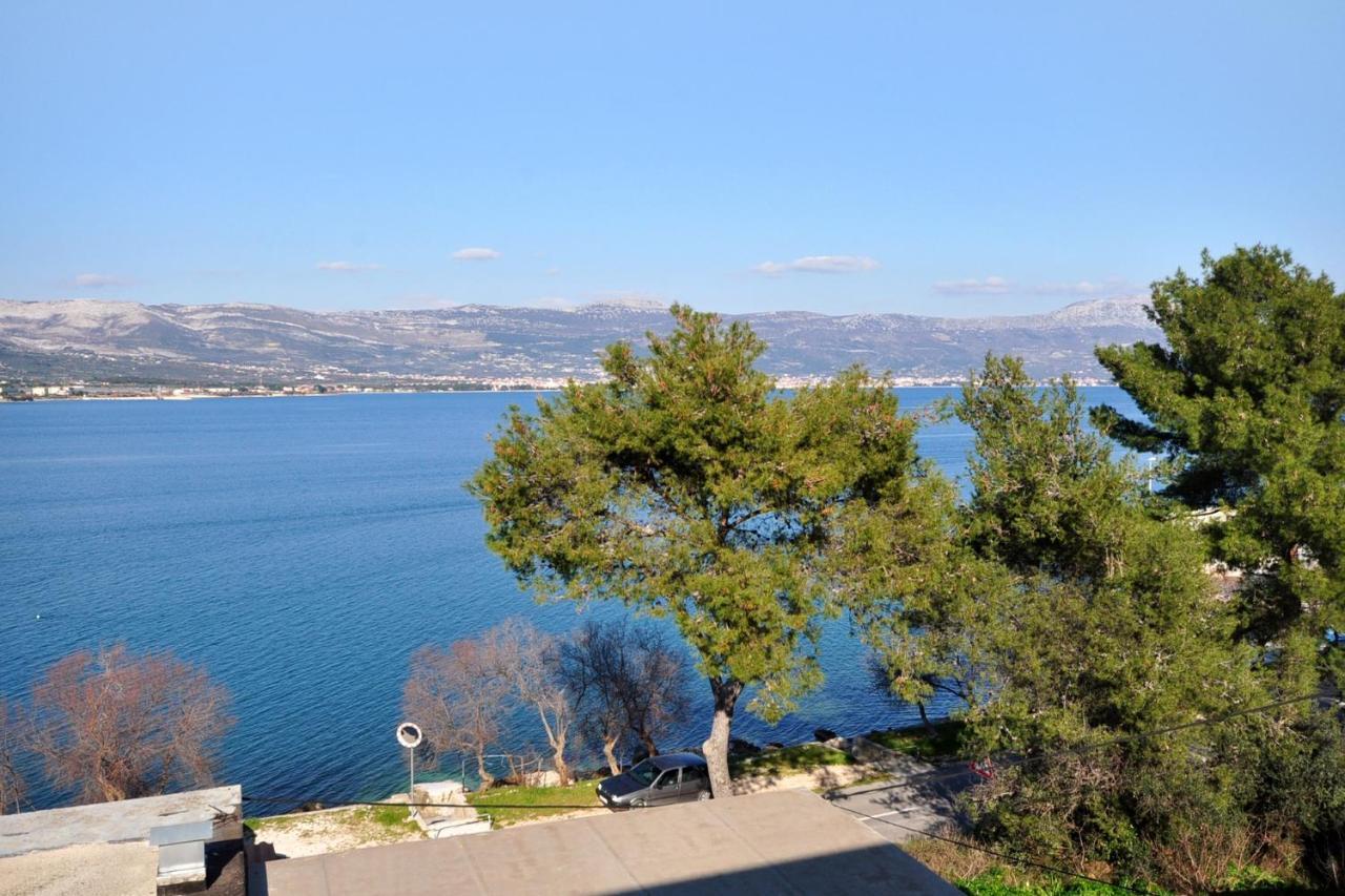 Apartments By The Sea Arbanija, Ciovo - 1085 Трогир Экстерьер фото