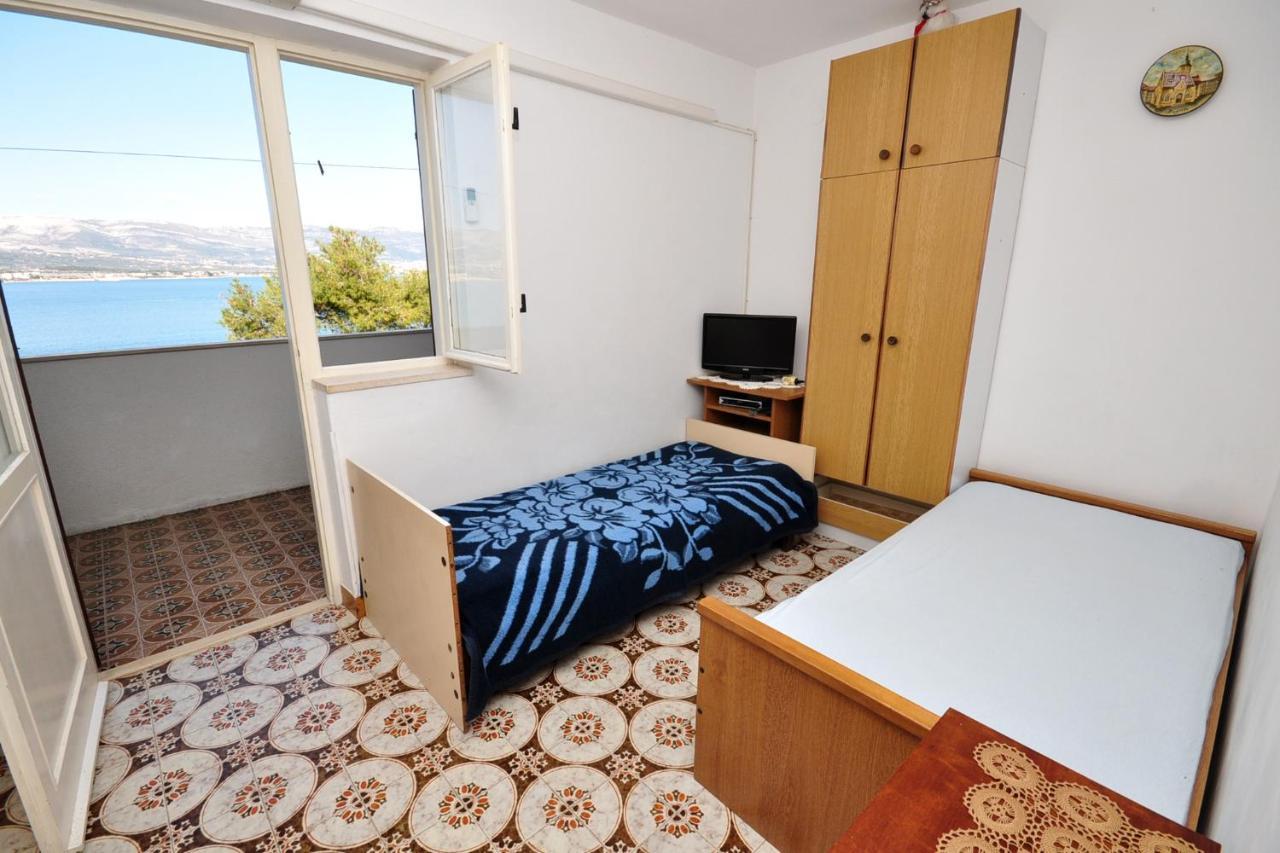 Apartments By The Sea Arbanija, Ciovo - 1085 Трогир Экстерьер фото
