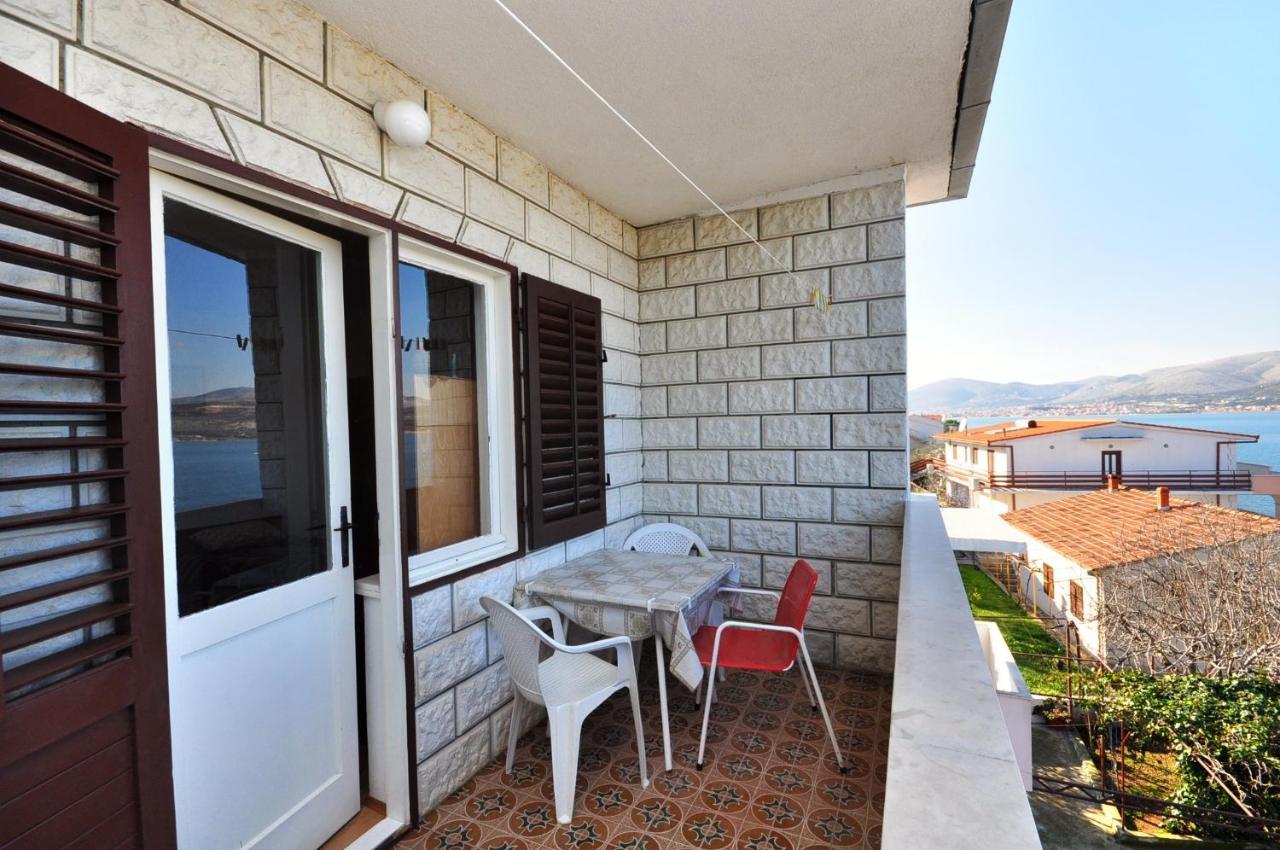 Apartments By The Sea Arbanija, Ciovo - 1085 Трогир Экстерьер фото